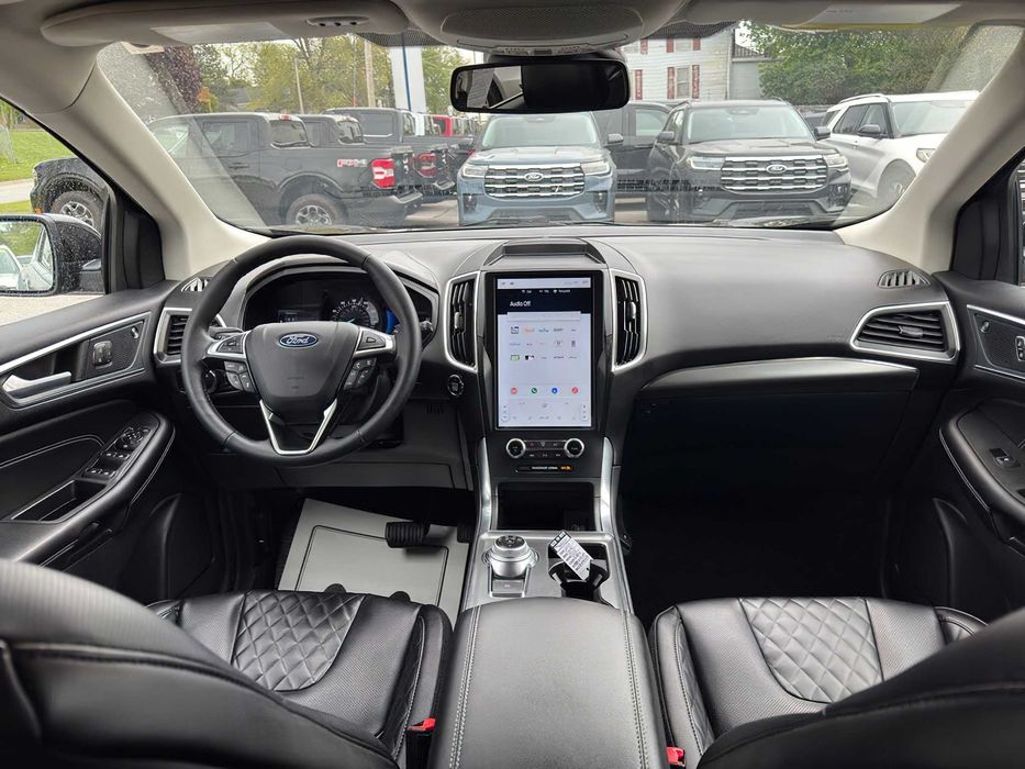 Ford Edge Titanium      2024