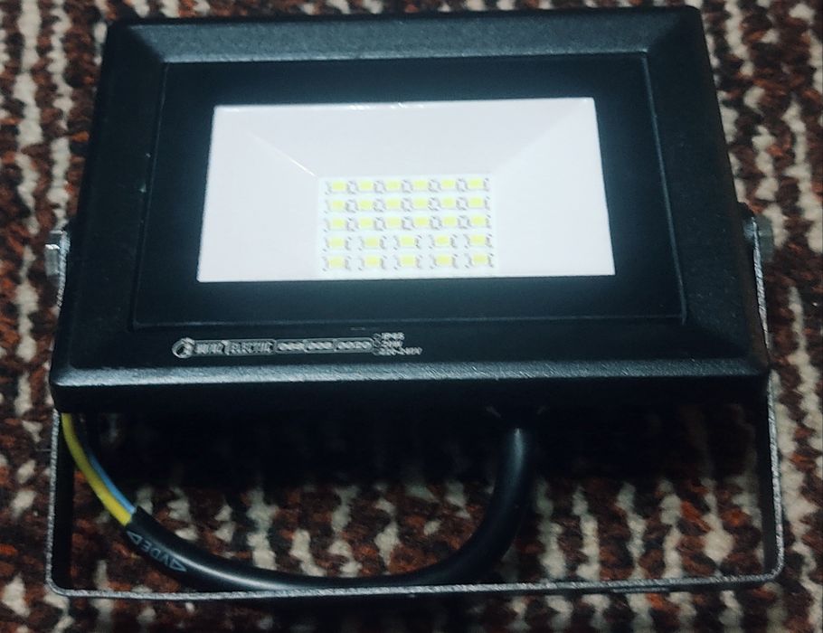 Прожектор светодиодный 20W