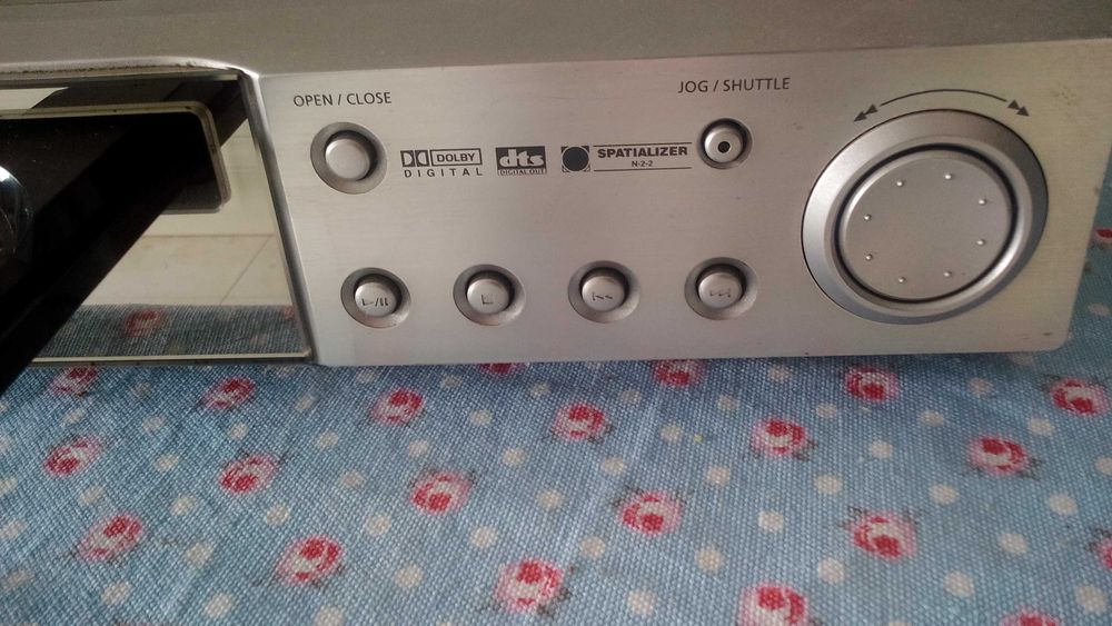 Leitor de CD e DVD LG S 525 ou Samsung L 235 ou receptor satellite