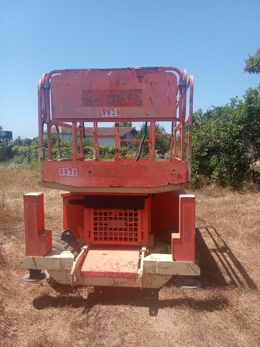 Plataforma tesoura JLG Diesel 4*4, 10 mt.