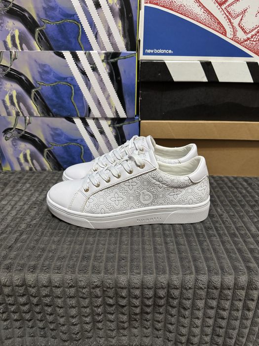 Жіночі кросівки кеди Bugatti 39(25см) оригінал