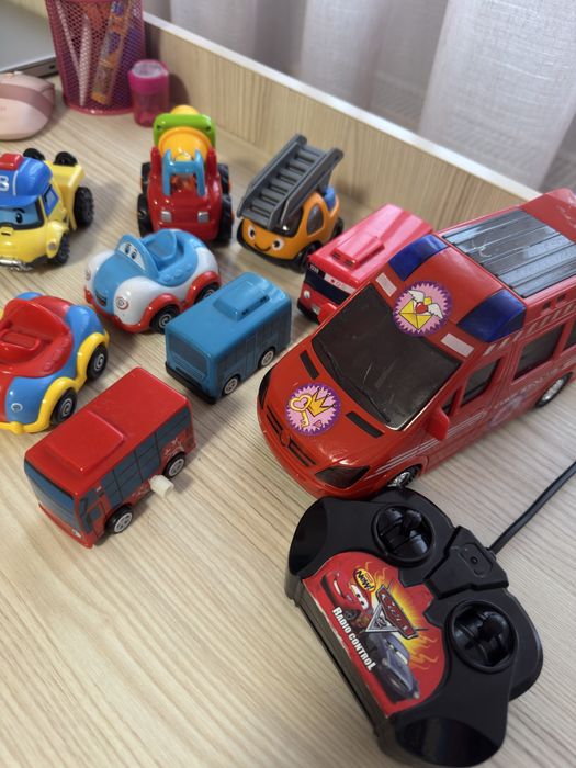 Продам комплект машинок