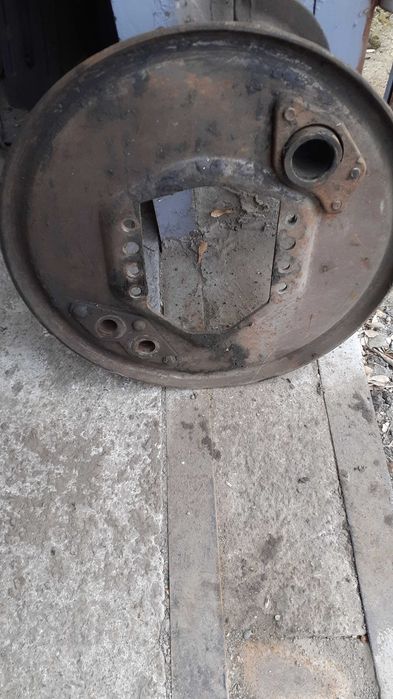 .Опорний диск переднього моста ЗІЛ 133ГЯ.