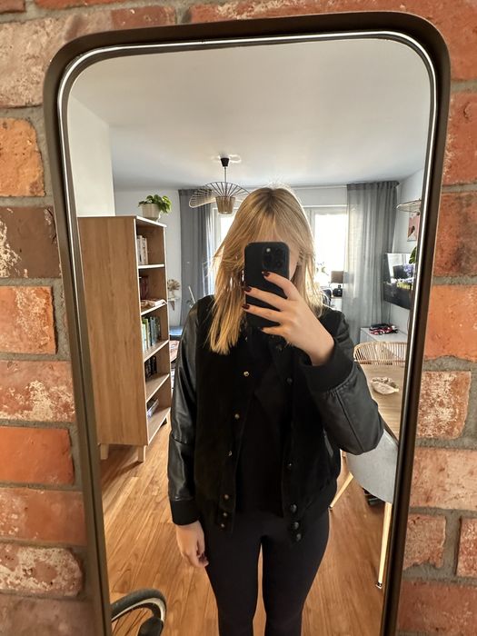 Skórzana kurtka bomberka Mango