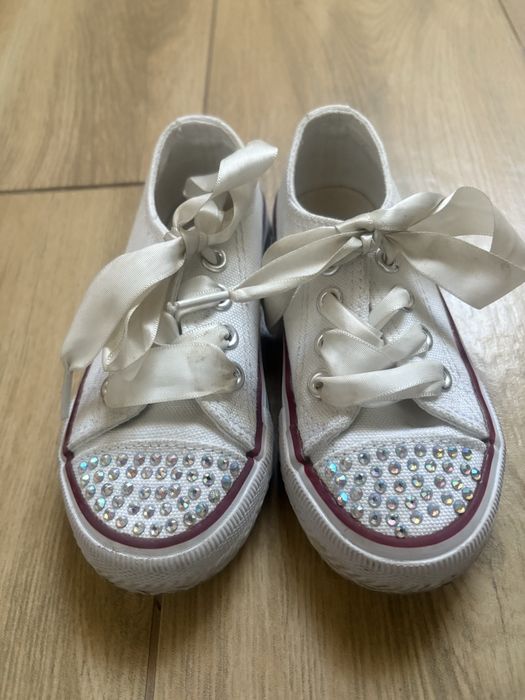 Białe trampki dziewczęce rozmiar 27