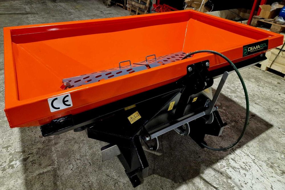 Rozsiewacz nawozu dwutalerzowy 600 litrów 400,800 DEMAROL
