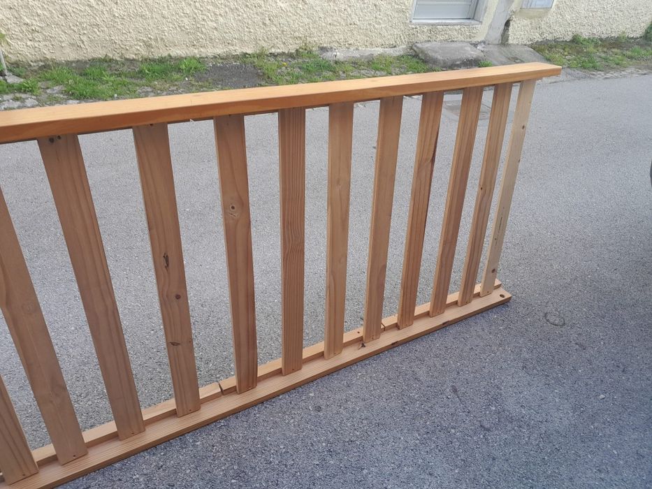 Cama de madeira maciça