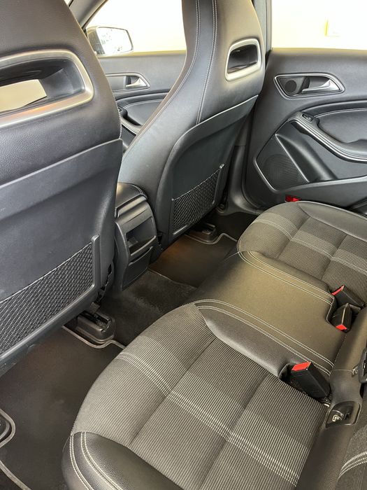 Mercedes-Benz CLA 200d - caixa manual