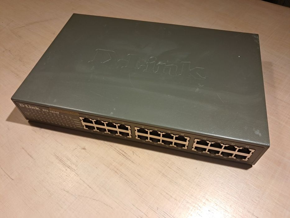 Switch DES-1024D