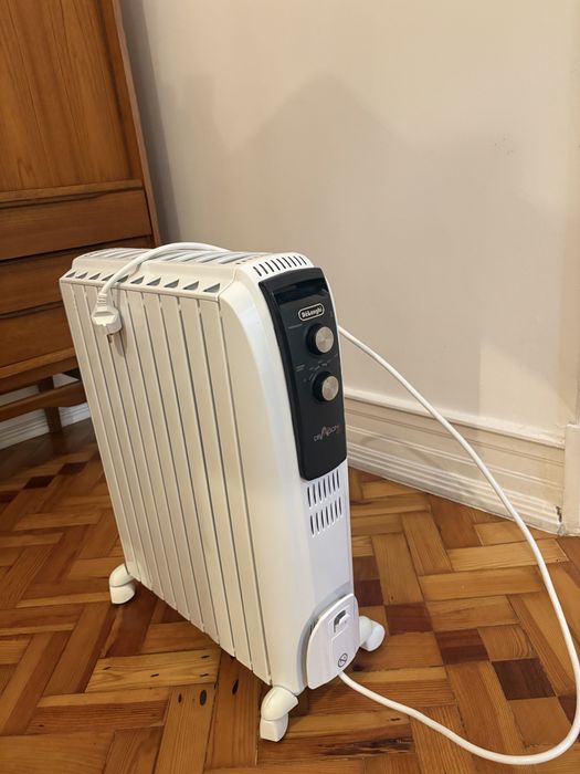 Radiadores DeLonghi Dragon 4 (2500W) -  Unidade ou Lote de 2
