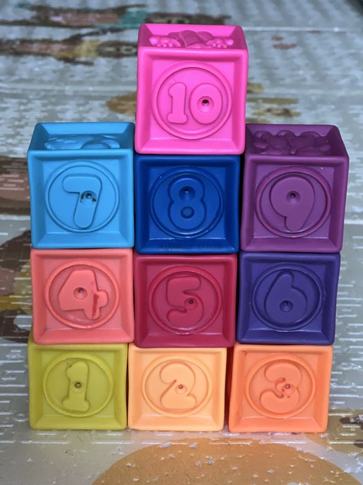 Розвиваючі силіконові кубики