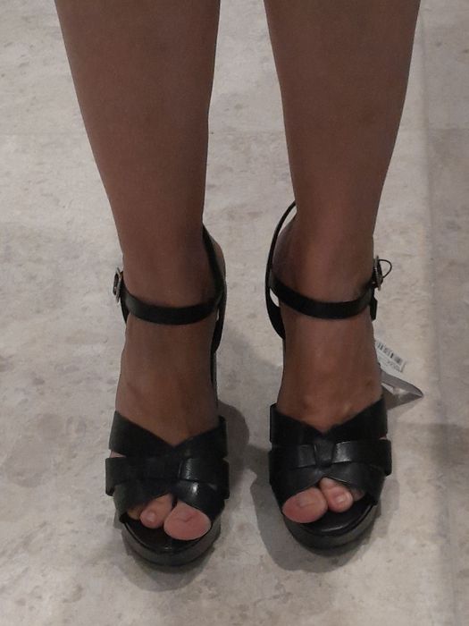 Sandálias pretas salto alto tamanho 36