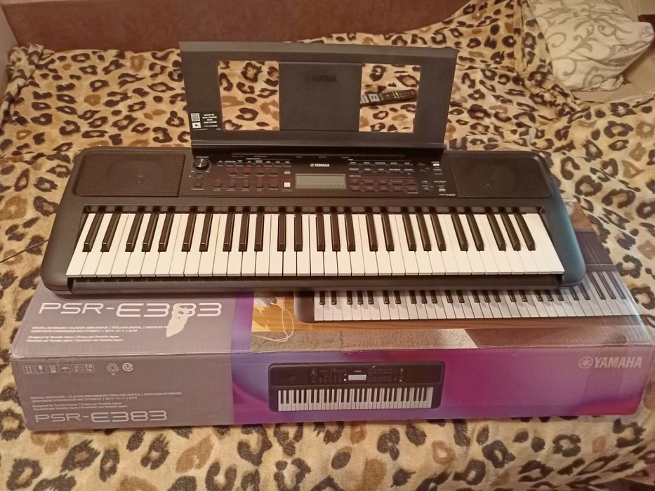 Продам Yamaha PSR 383