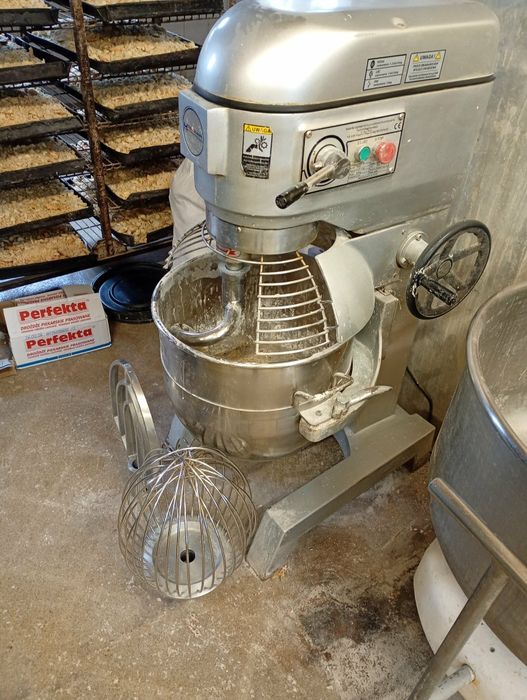 Mieszałka piekarnicza 60l