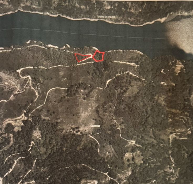 Terreno junto a Barragem de Albufeira da Caniçada, Louredo