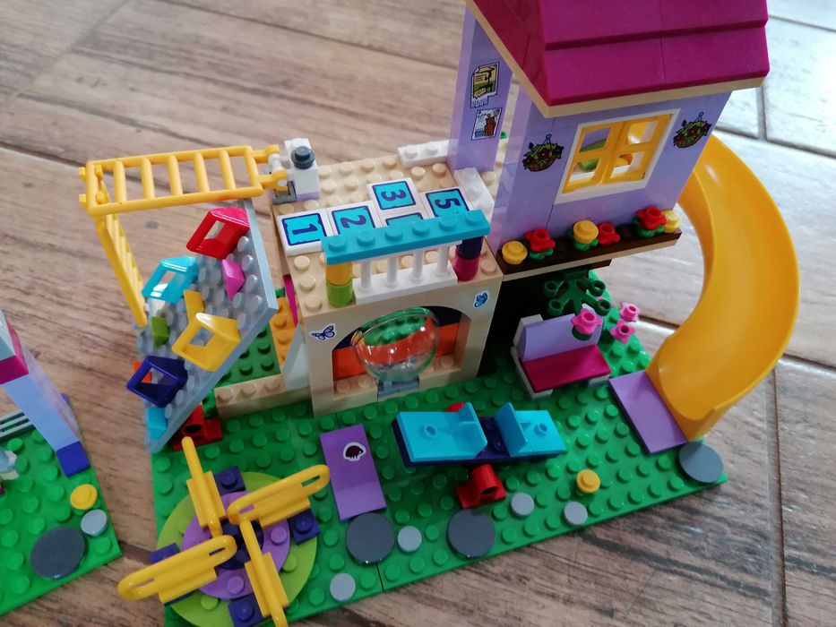 LEGO 41325 Friends - Plac zabaw w Heartlake