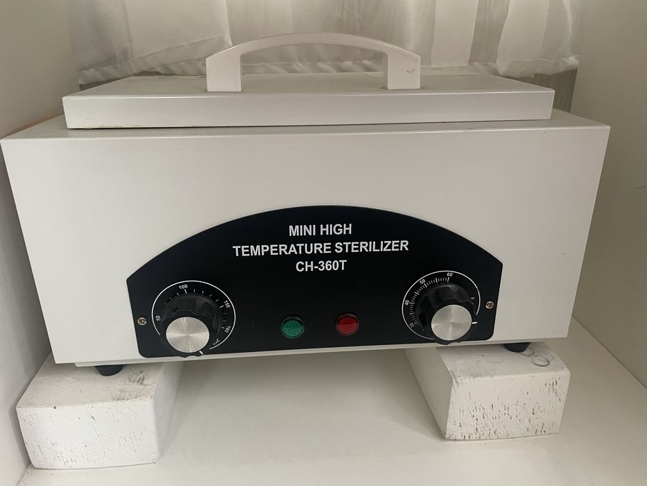 Сухожар,витяжка,лампа для манікюру