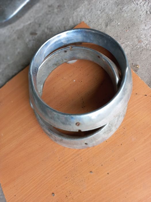 Продам передний, задний бампер, ободки фар, реле зарядки ГАЗ-21