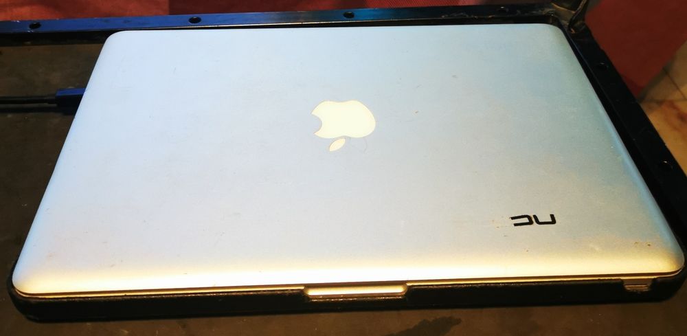 Macbook pro 2011. 4Gb ram64862375010307122