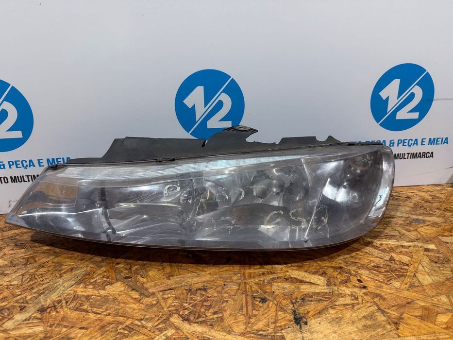 Farol esquerdo Peugeot 407