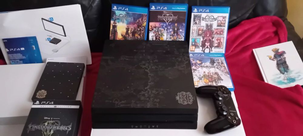 PS4 Pro 1TB Kingdom Hearts III — Edição Limitada Completa c/ 4 jogos