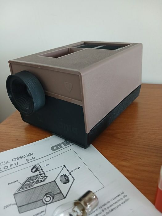 Rzutnik projektor Ania z zestawem bajek