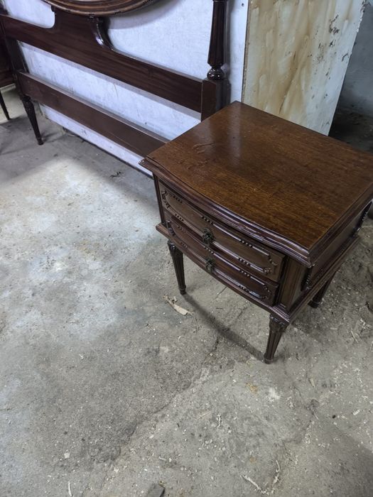 Cama de casal mobília