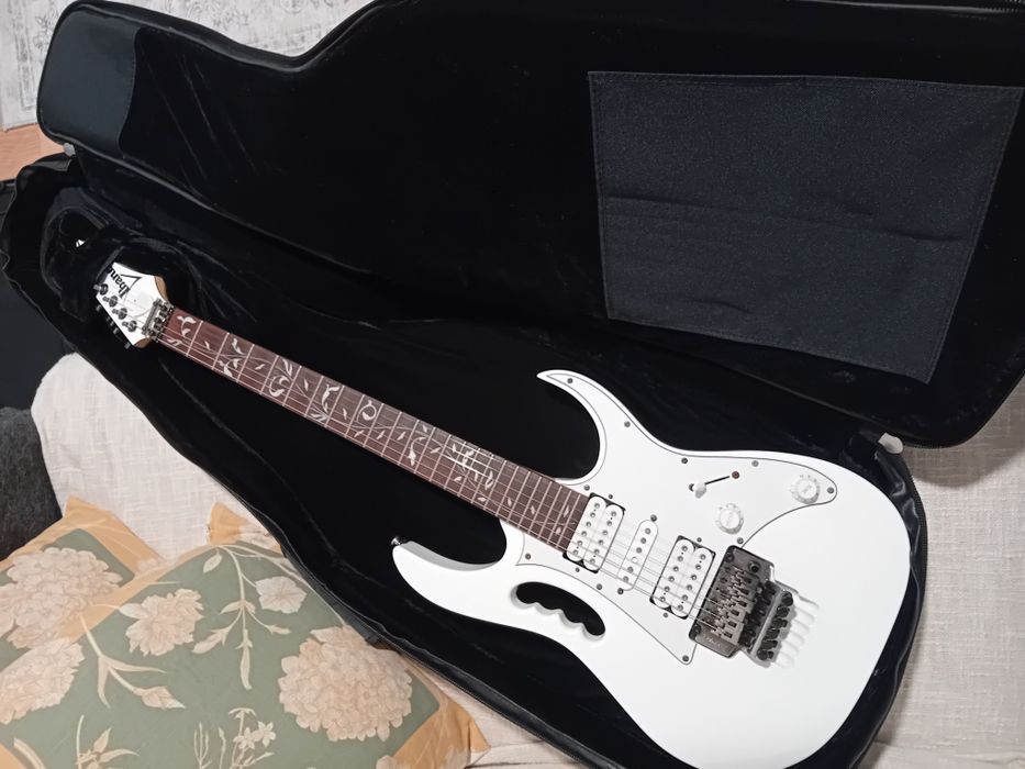 Guitarra Ibanez jam jr