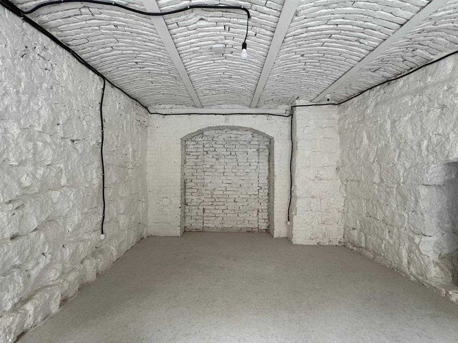 Продаж фасадного приміщення 97 м2, вул. Шевченка