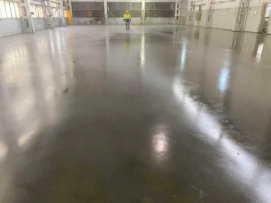 Betonowanie posadzki przemysłowe żywiczne hale magazyny podjazdy