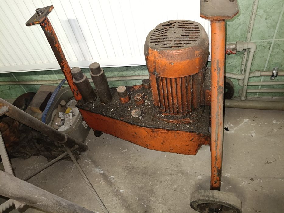 Sprzedam agregat hydrauliczny