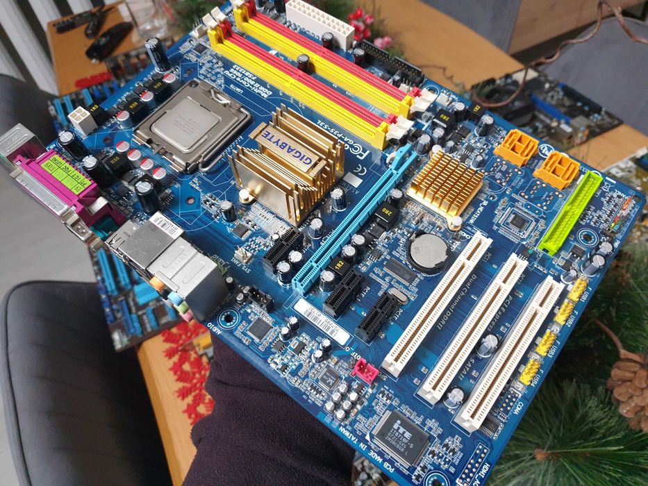Płyta główna Gigabyte GA-P35-S3L z procesorem intel CORE 2 QUAD Q8200
