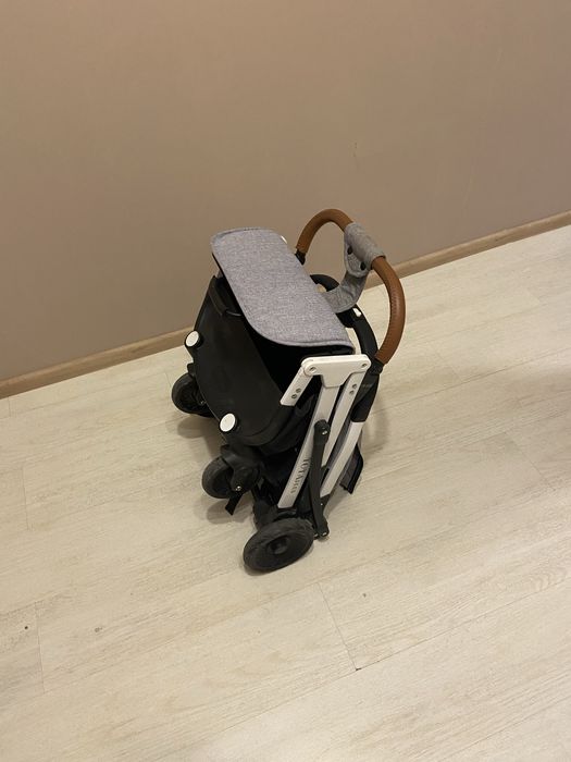 Коляска прогулочная