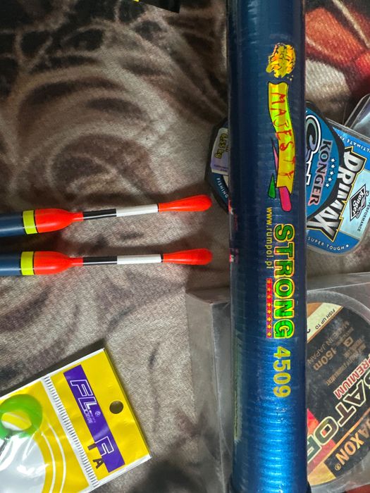 Zestaw wędkarski kołowrotek wędka