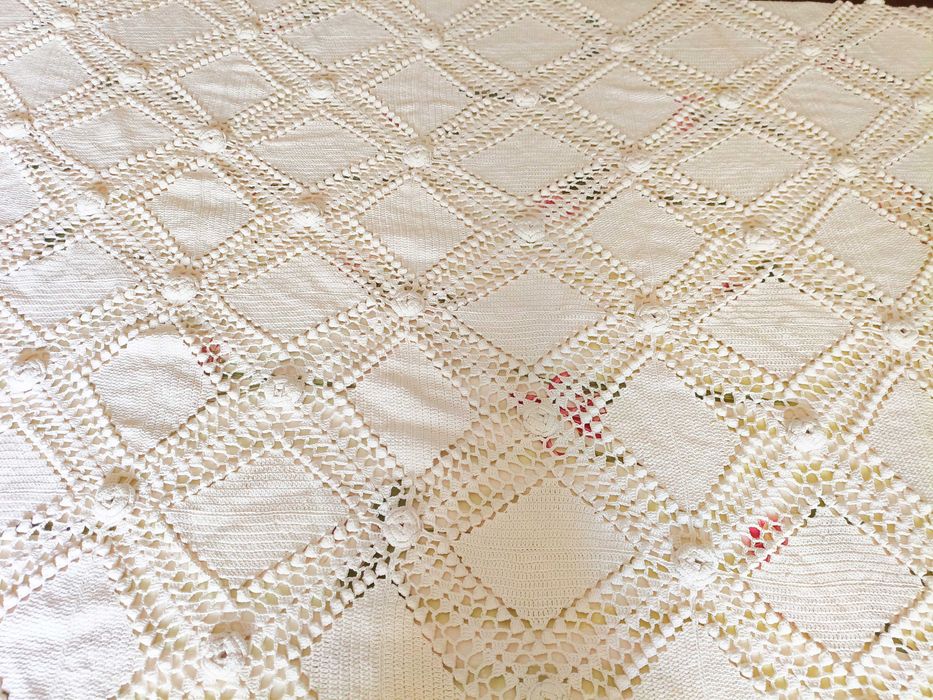 Colcha de Casal XL em Crochet Feita à Mão com Franjas (260x220 cm)