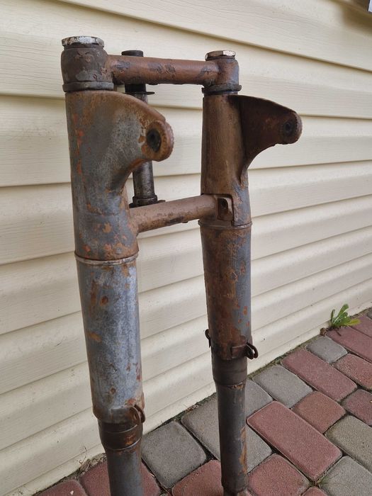 Продам передню вилку на мотоцикл М 72