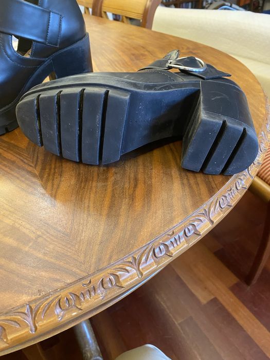 Botas senhora cano curto pretas com fivela n 39 Zara