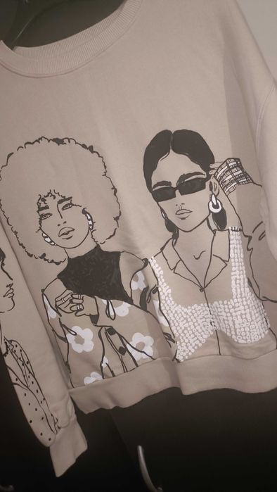 Camisola em cor bege