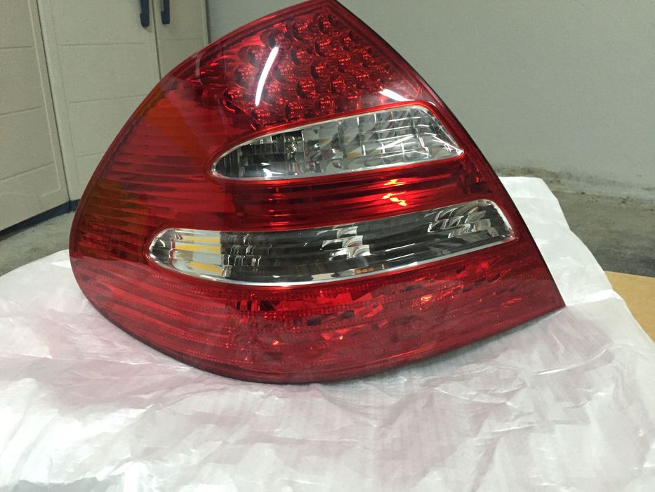 Farol Traseiro Mercedes Class E - "" NOVO ""