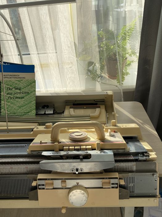 Brother kh-891 + kr-830 двохфонтурна вʼязальна машина (вязальна,бразер