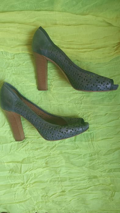 Buty słupek Gino R rozm.38 ażurowe