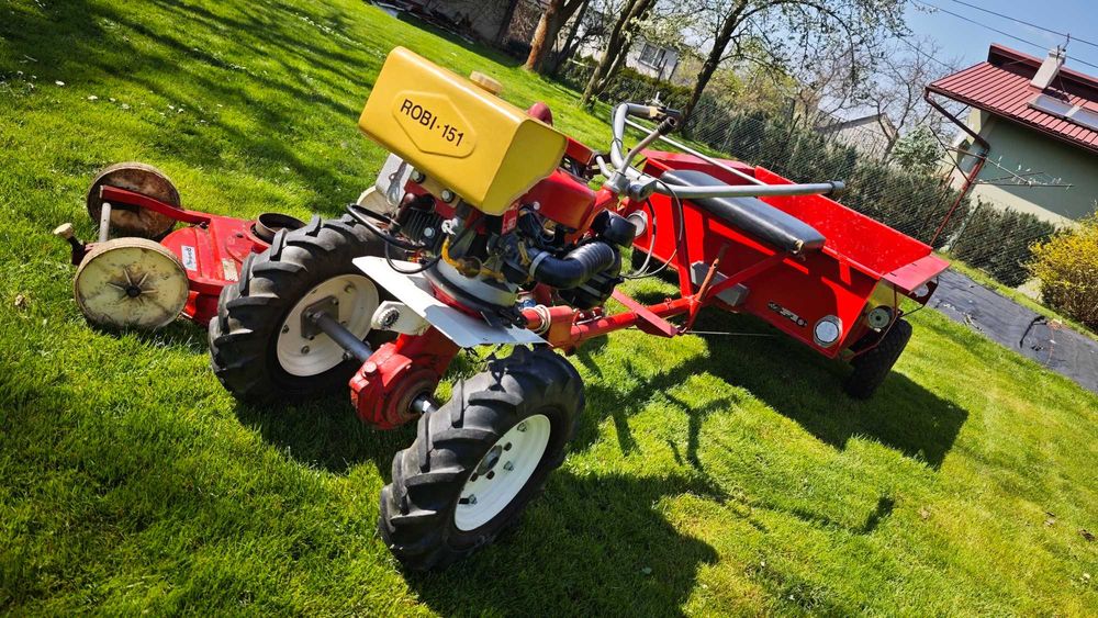 Ciągnik ogrodniczy ROBI 151