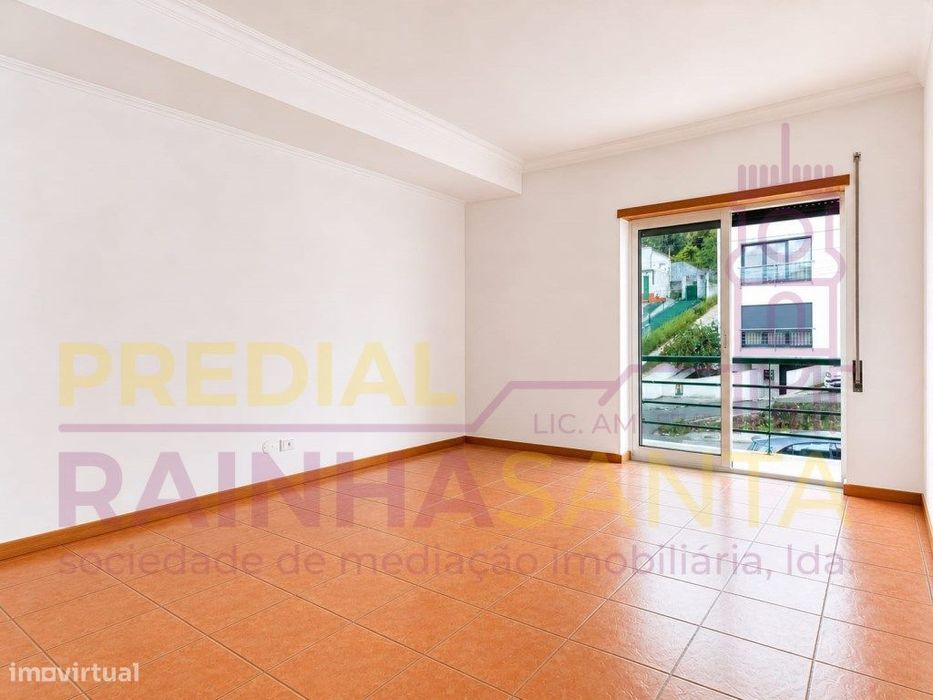 Apartamento T2 com Garagem em Box - S. Martinho do Bispo, Coimbra