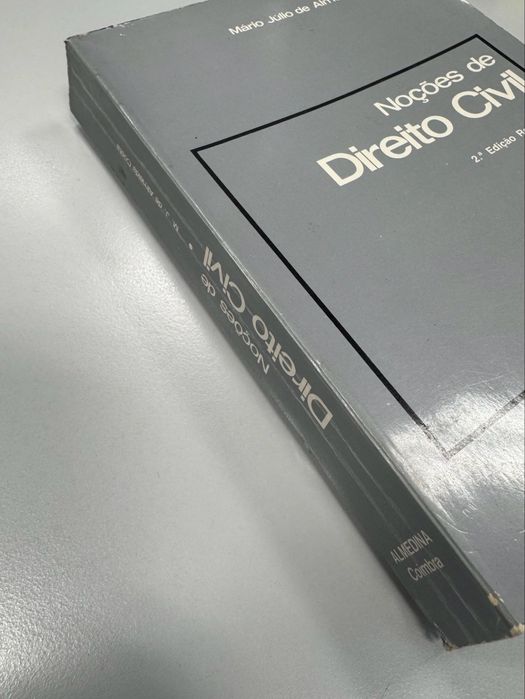 Noções de Direito Civil de Mário Júlio de Almeida Costa