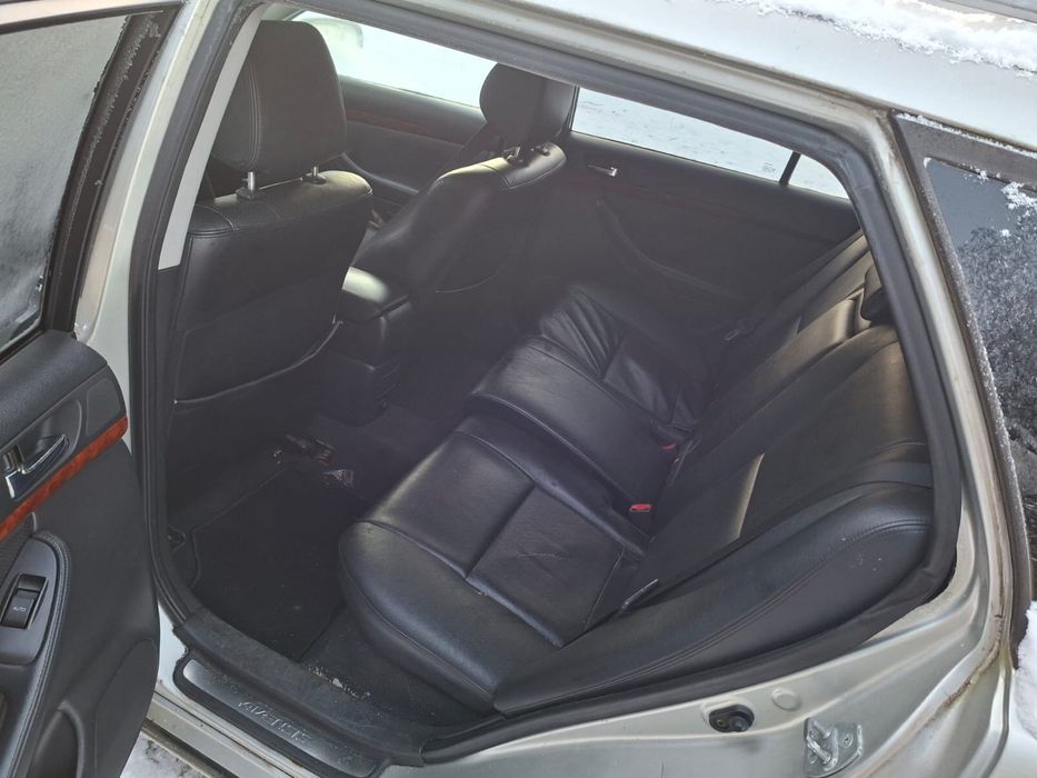 Sprzedam Toyotę Avensis