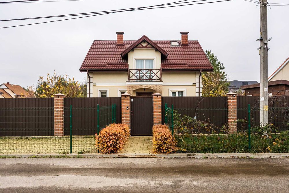 Продаж БУДИНКУ  в Гореничах 180 м2 на 10 соток