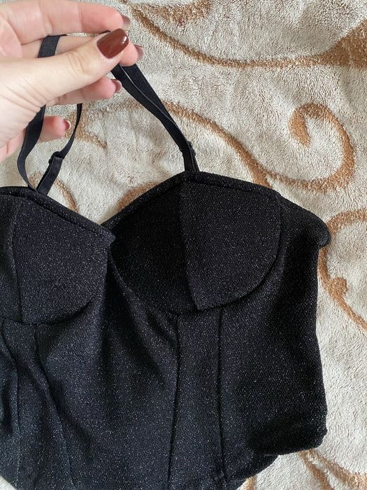 Блискучий топ на бретелях