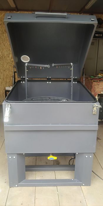 Струйна мийка з хімією, просто розчин без абразиву.