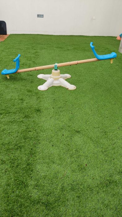 Sobe e desce criança