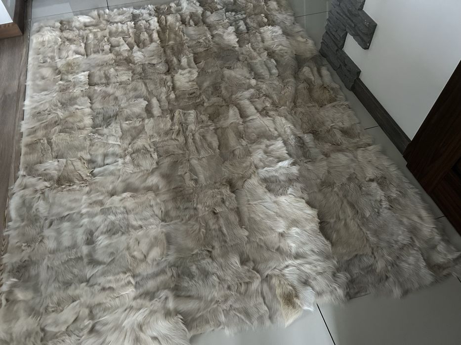 Narzuta, dywan skora owcza